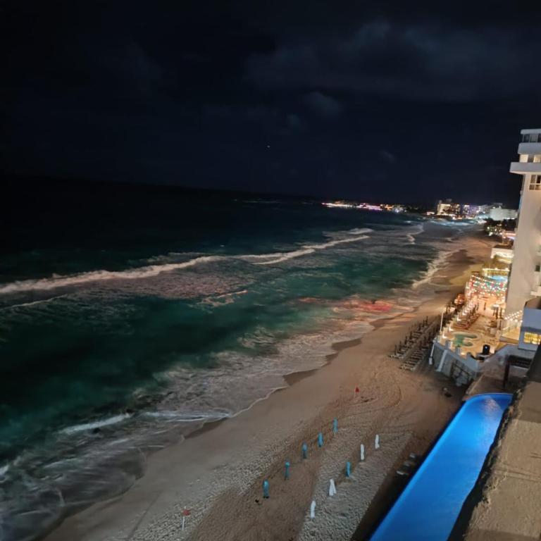 “Magic Sunrise at Cancun” - Apartamento con balcón - 11