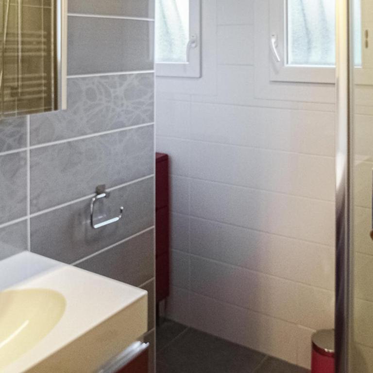 Cozy Home In Pierre-Châtel With Wifi - Ferienhaus mit 2 Schlafzimmern - 14