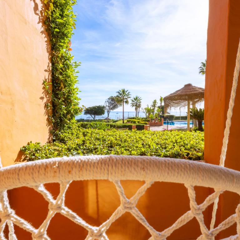 Apartment Los Molinos on the beachfront with pool - Three-Bedroom Apartment - 15