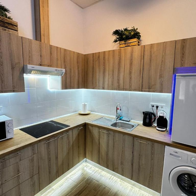 Salom 5 - One-Bedroom Apartment - 8
