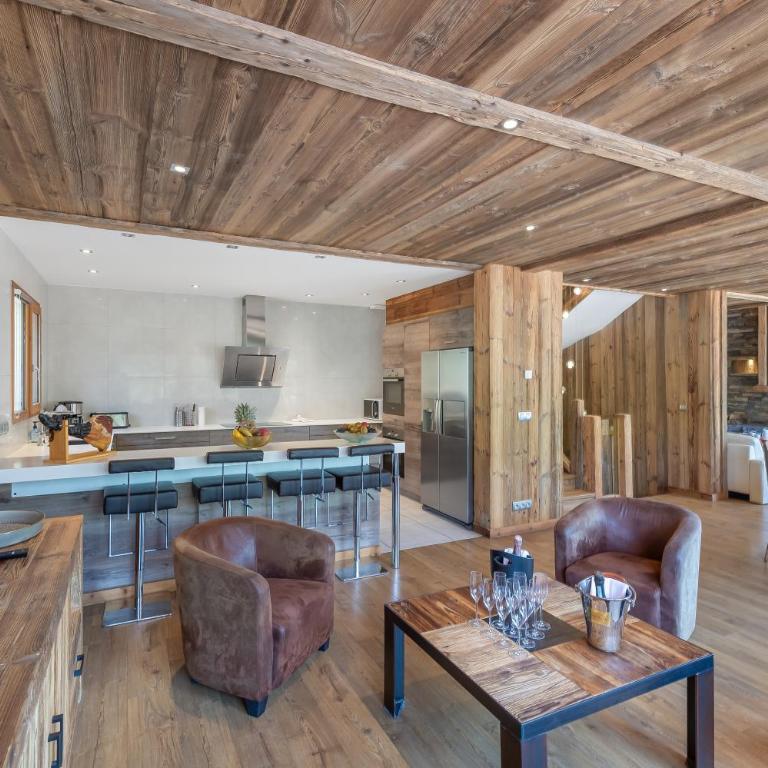 Chalet Kashmir 5MIN des pistes en voiture parking privé, spa, sauna - Chalet - 8