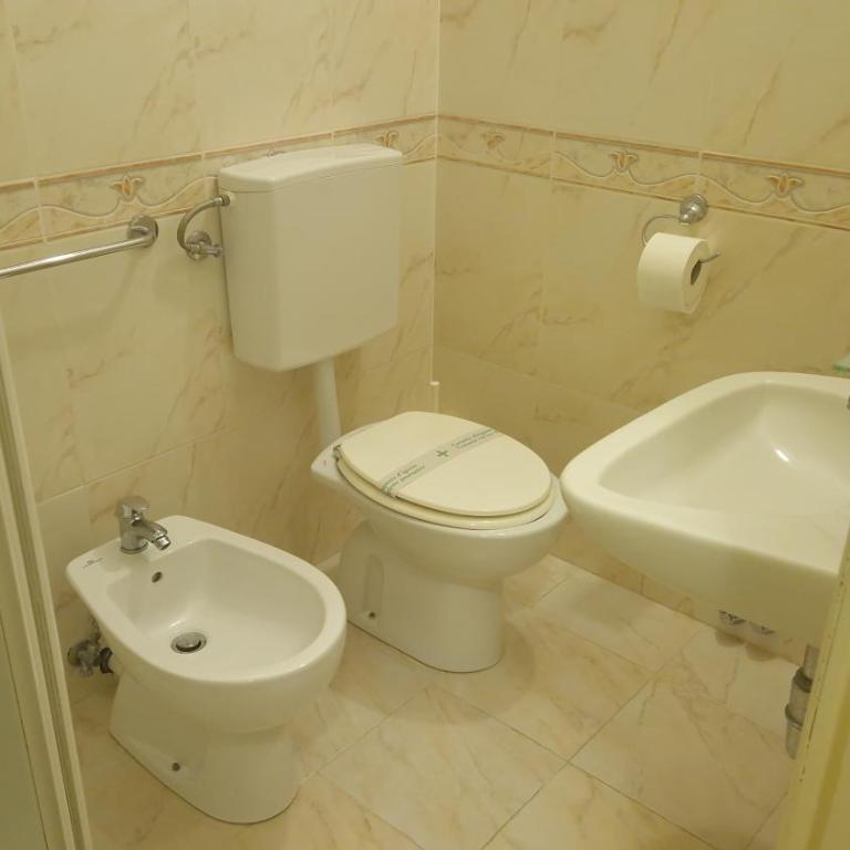 Hotel Genzianella - Camera Standard Matrimoniale/Doppia con Letti Singoli con Bagno Privato - 4