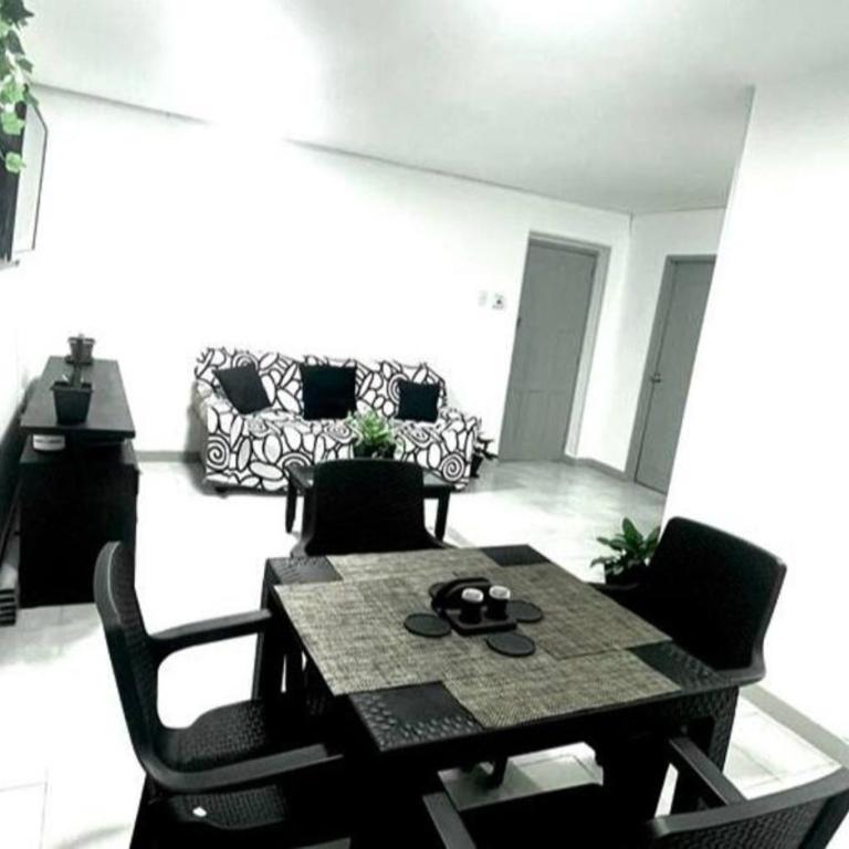 Apartamento Edificio los Delfines Bocagrande , ubicación y precio - Two-Bedroom Apartment - 8
