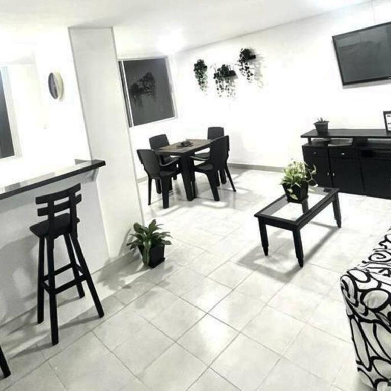 Apartamento Edificio los Delfines Bocagrande , ubicación y precio - Two-Bedroom Apartment - 3