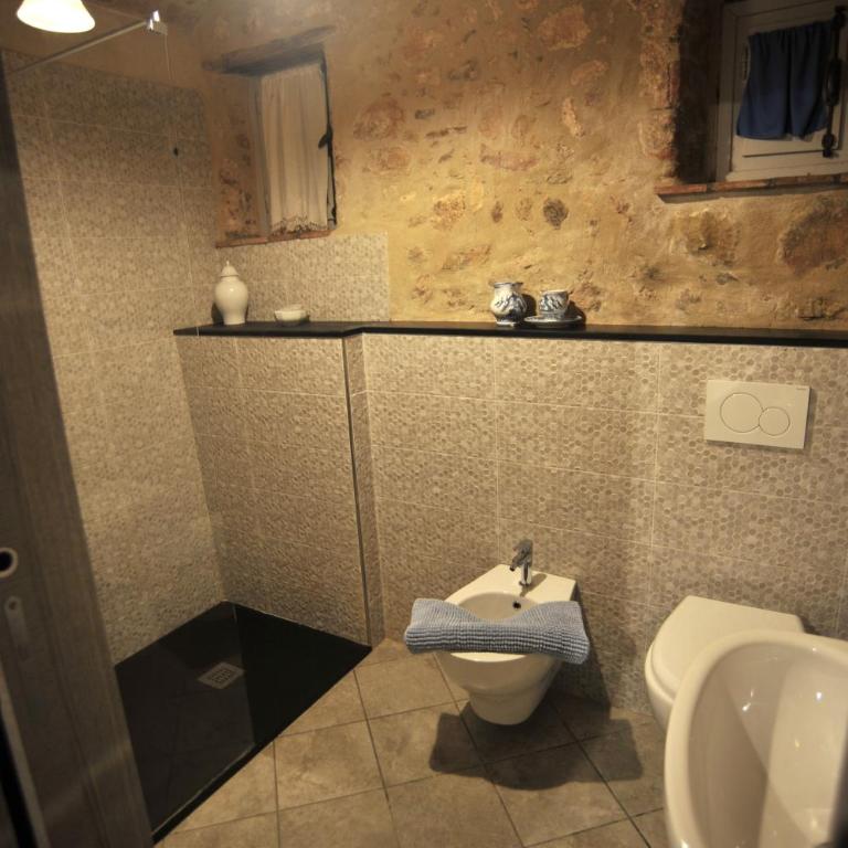 Agriturismo La Contessa - Camera Matrimoniale con Bagno Privato - 9