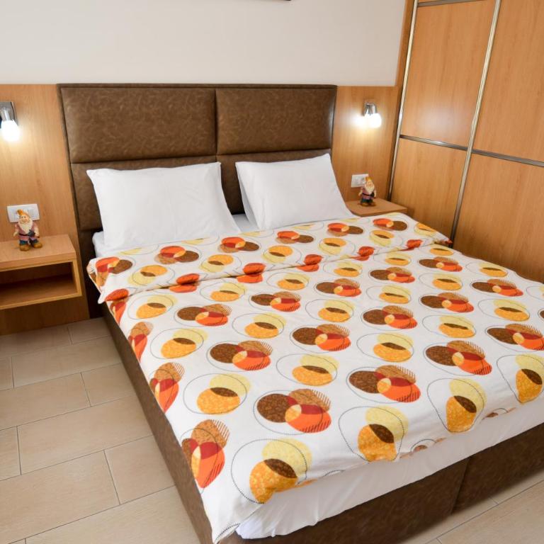 Apartments Ivanović - Studio with Balcony - 4