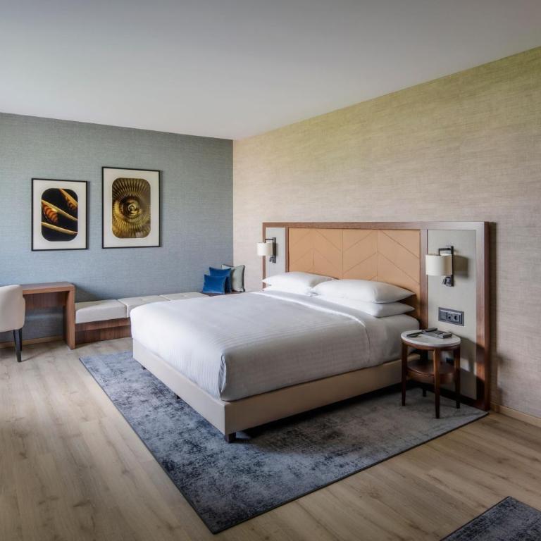 Geneva Marriott Hotel - Suite Junior Lit King-Size - Niveau Club - 3