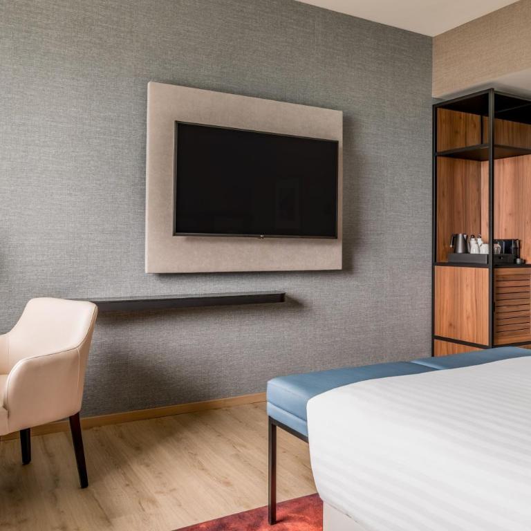 Geneva Marriott Hotel - Chambre Lit King-Size Deluxe - 3