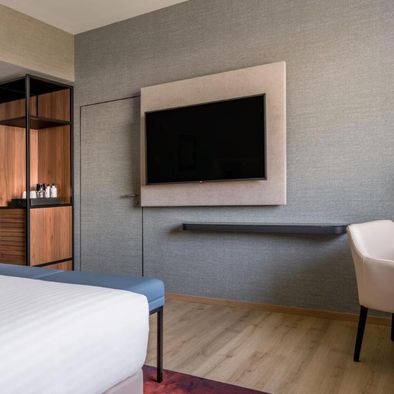 Geneva Marriott Hotel - Chambre Lit King-Size Premium - 3