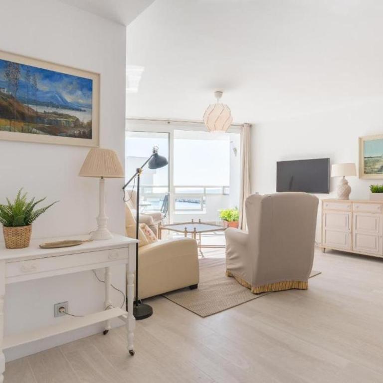 SEA VIEW & BEACH ACCESS - Center - Two-Bedroom Apartment - 13