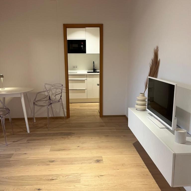 Gut Buchenhof - Apartment mit 1 Schlafzimmer, Balkon und Bergblick - 14