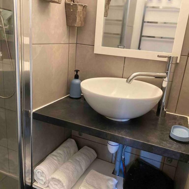Appart T2 Calme - Centre de Canet - Parking - Clim - Appartamento con 1 Camera da Letto - 20