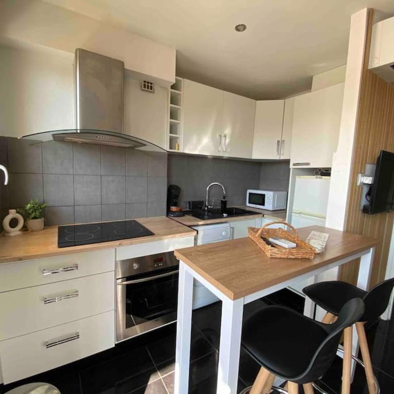 Appart T2 Calme - Centre de Canet - Parking - Clim - Appartamento con 1 Camera da Letto - 4