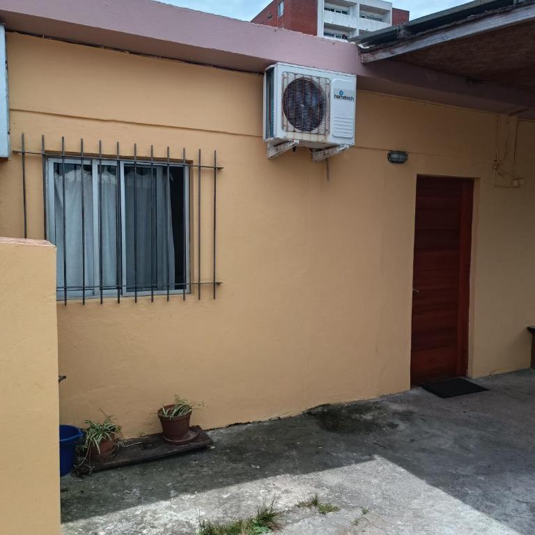 Casa Amplio Jardín - Centro Maldonado - Apartamento de 2 dormitorios - 1