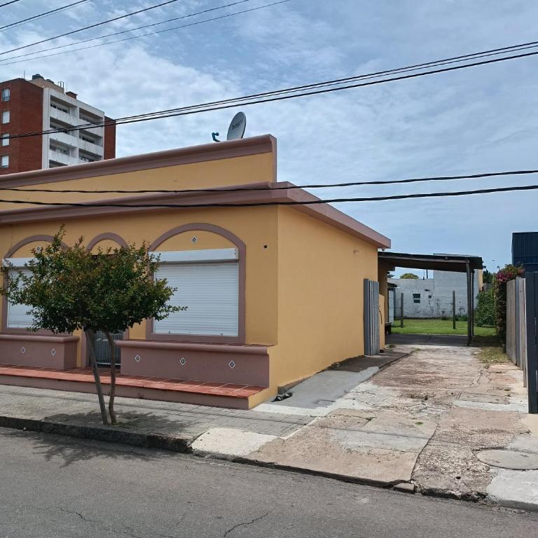 Casa Amplio Jardín - Centro Maldonado - Apartamento de 2 dormitorios - 25