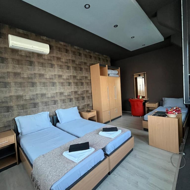 IN CLUB - Standardna Dvokrevetna Soba sa Bračnim Krevetom - 4