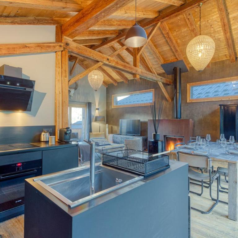 A 2 min du télécabine Chalet de charme 4 étoiles - Chalet 3 Chambres - 7