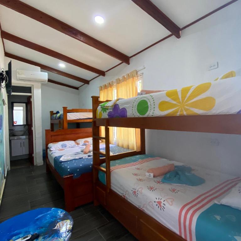 Acuarios Hostal - Habitación Familiar - 11