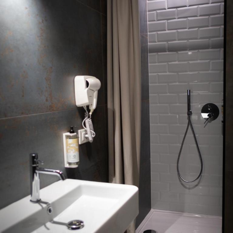 Hostelò - Luxury Hostel - Camera Quadrupla Luxury - 5