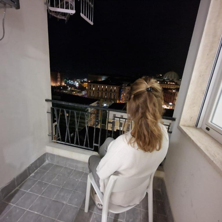 Neapolitan Skyscraper Suites - Camera Matrimoniale Deluxe con Balcone e Vista Mare - 2