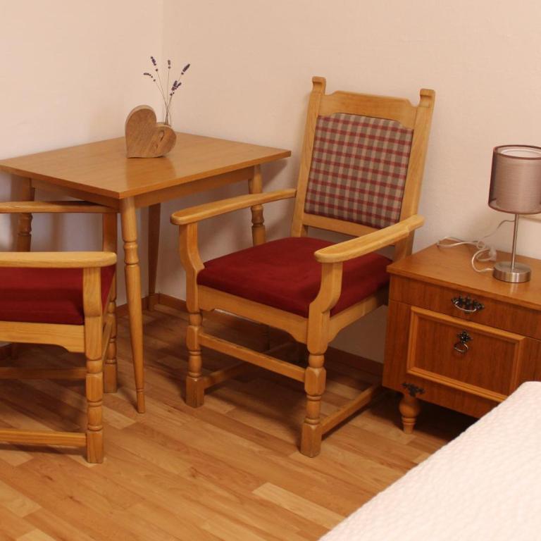 Neufangbauer, Familie Sabine und Peter Hauser - Familienzimmer mit Bergblick - 12