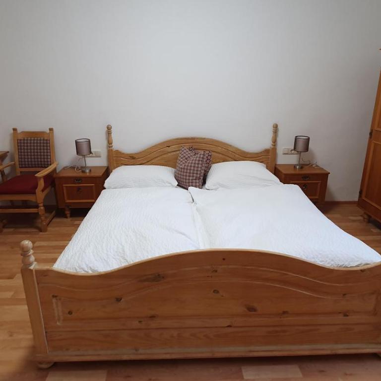 Neufangbauer, Familie Sabine und Peter Hauser - Familienzimmer mit Bergblick - 13