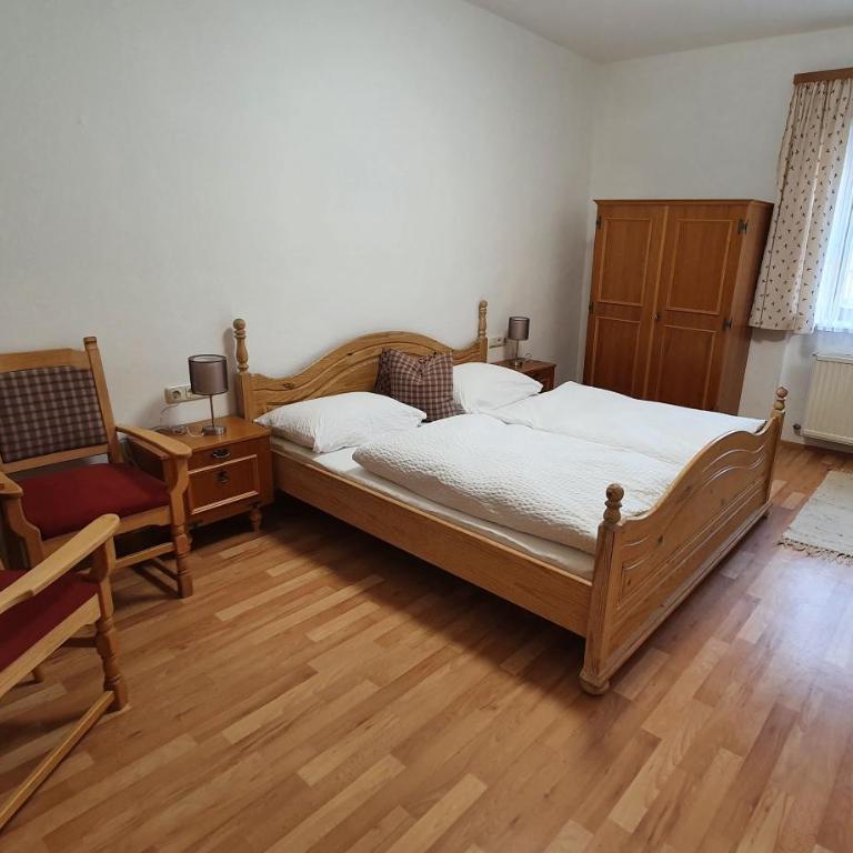 Neufangbauer, Familie Sabine und Peter Hauser - Familienzimmer mit Bergblick - 11