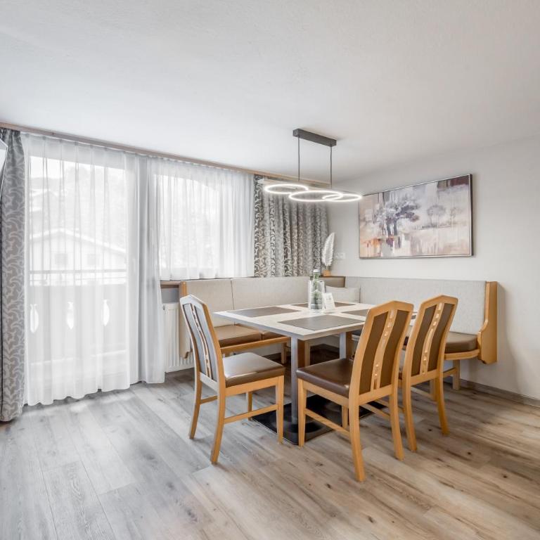 Aliona Apart - Penthouse-Apartment - 3