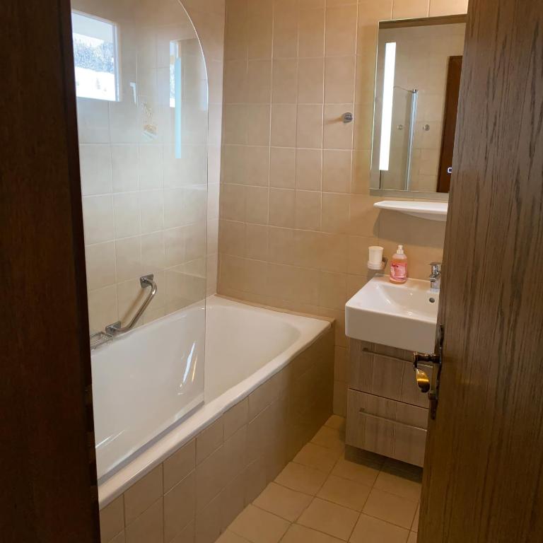 Landhaus Engadin - Doppelzimmer - 13