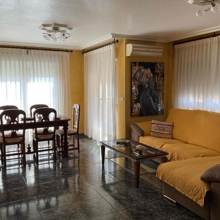 BRISA DE PONIENTE con cochera y aire acondicionado - Apartamento de 3 dormitorios - 4
