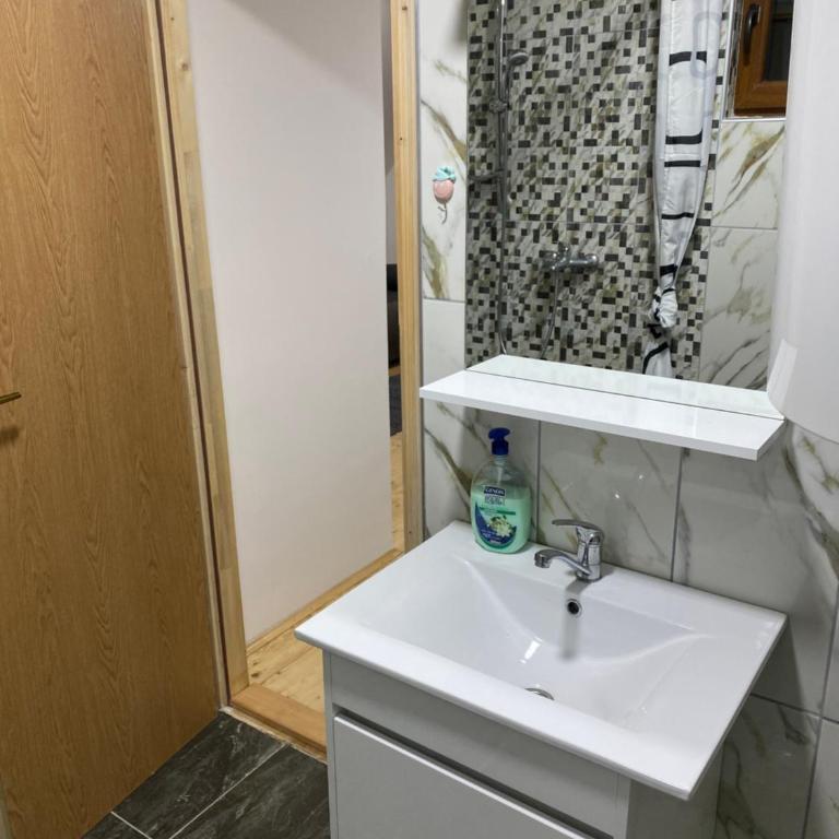 Šumski raj Jahorina - Apartman sa Pogledom na Planinu - 6