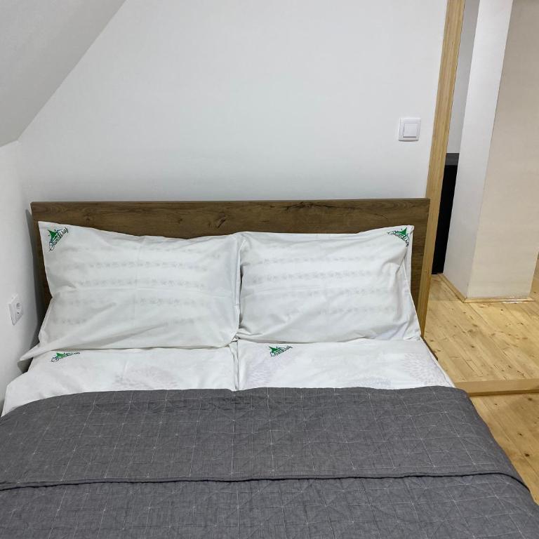 Šumski raj Jahorina - Apartman sa Pogledom na Planinu - 7