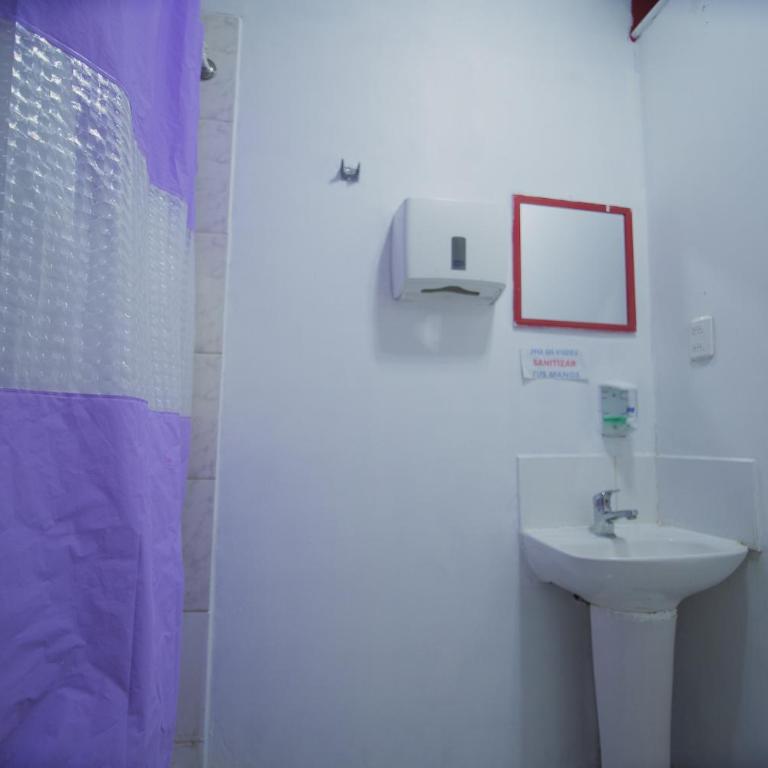 Viña City Hostel II - Deluxe Double Room with Extra Bed - 4