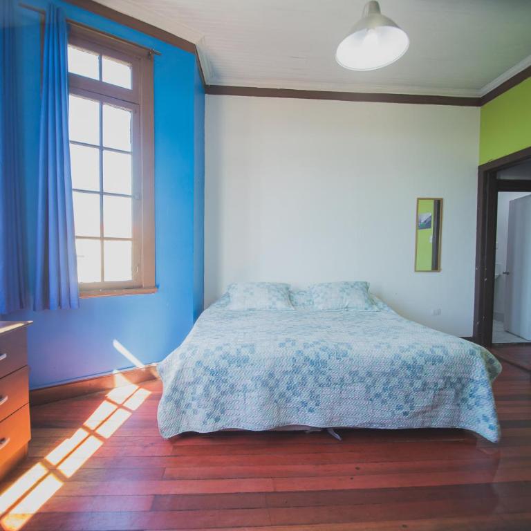 Viña City Hostel II - Deluxe Double Room with Extra Bed - 2