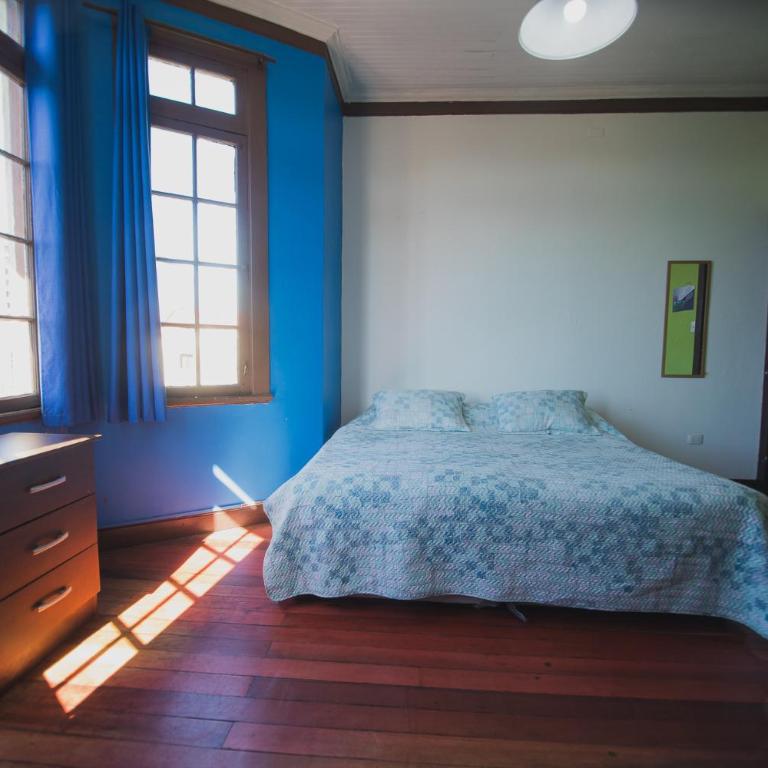 Viña City Hostel II - Deluxe Double Room with Extra Bed - 3