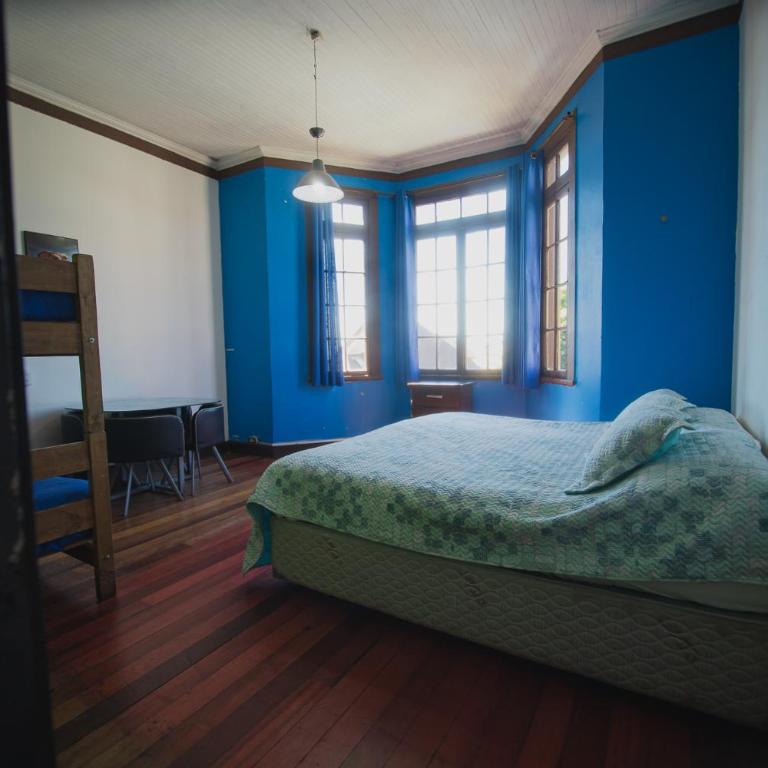 Viña City Hostel II - Deluxe Double Room with Extra Bed - 5