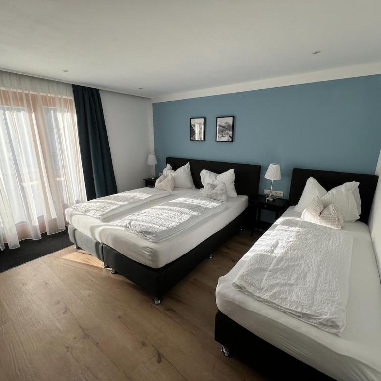 Hotel Berghof - Dreibettzimmer - 1