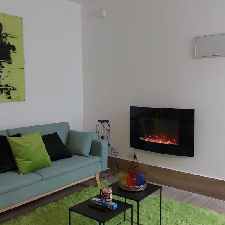 Apartamento completo distancia 350m Chamartin - One-Bedroom Apartment - 6