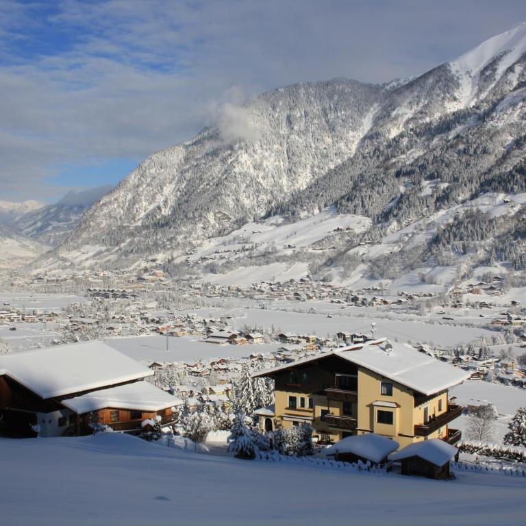 Ferienwohnung am Krausberghof mit Balkon und Parkplatz, 6 Fahrminuten zur Alpentherme Gastein und zur Schlossalmbahn - Apartment mit 2 Schlafzimmern - 4