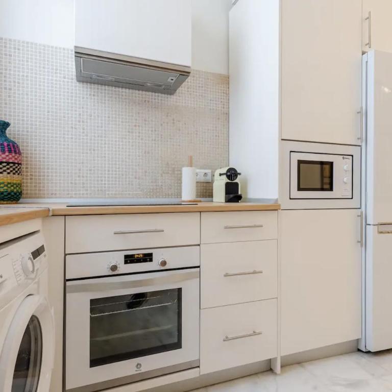 Loft en Centro de Sevilla con Parking gratis - Apartamento con ducha - 2