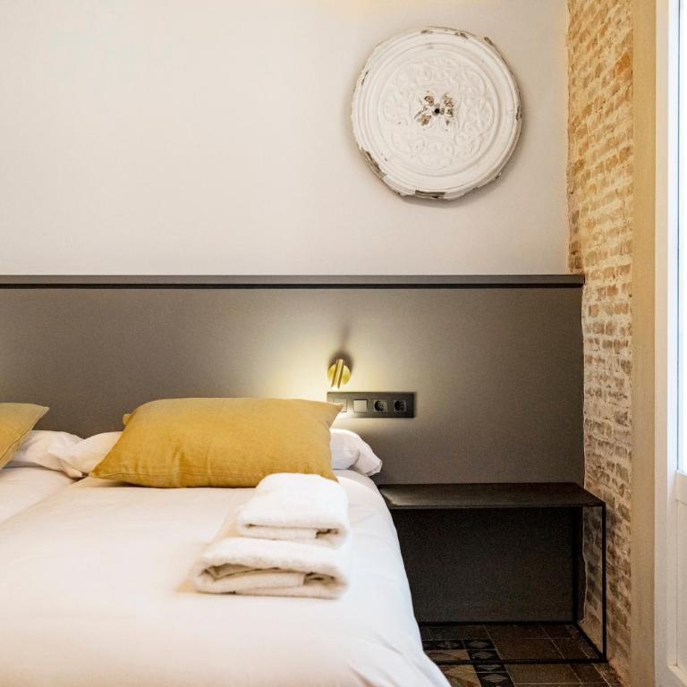 Hostal Porxos Garden - Tiny Room - 3