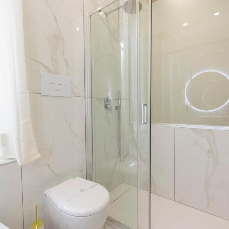 Enchanting Suites Salerno - Camera King con Vasca Idromassaggio - 24