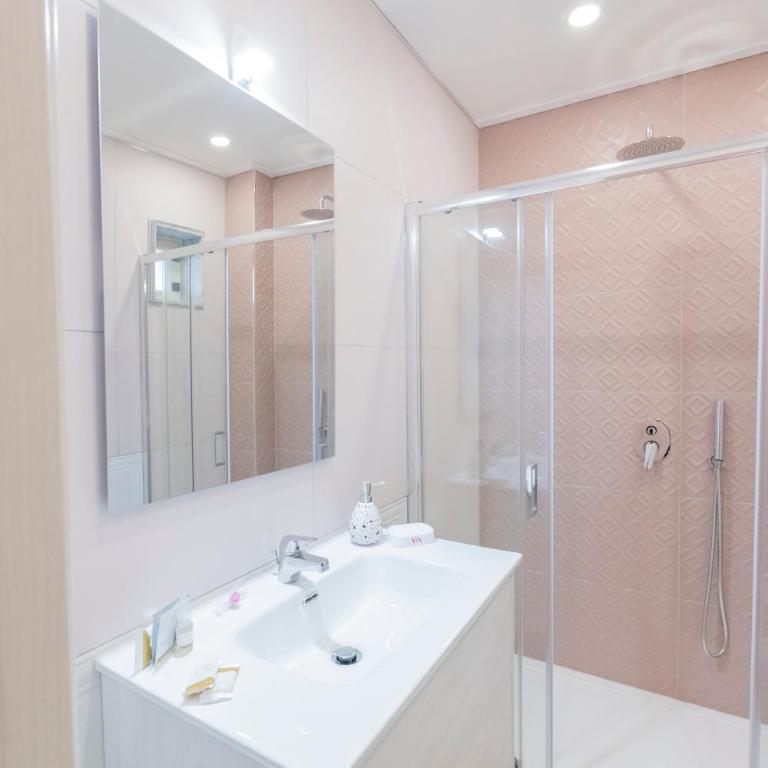 Enchanting Suites Salerno - Camera Matrimoniale con Bagno Privato - 29