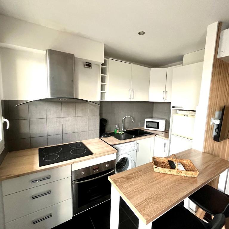 Appart T2 Calme - Centre de Canet - Parking - Clim - Appartamento con 1 Camera da Letto - 17