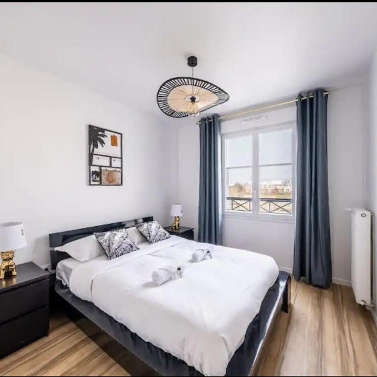 Disney at home 3 bed rooms- Confort 90m2 - best location - Three-Bedroom Apartment - 6