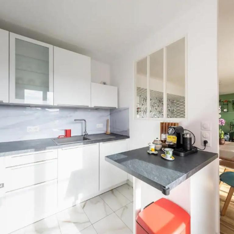 Disney at home 3 bed rooms- Confort 90m2 - best location - Three-Bedroom Apartment - 8