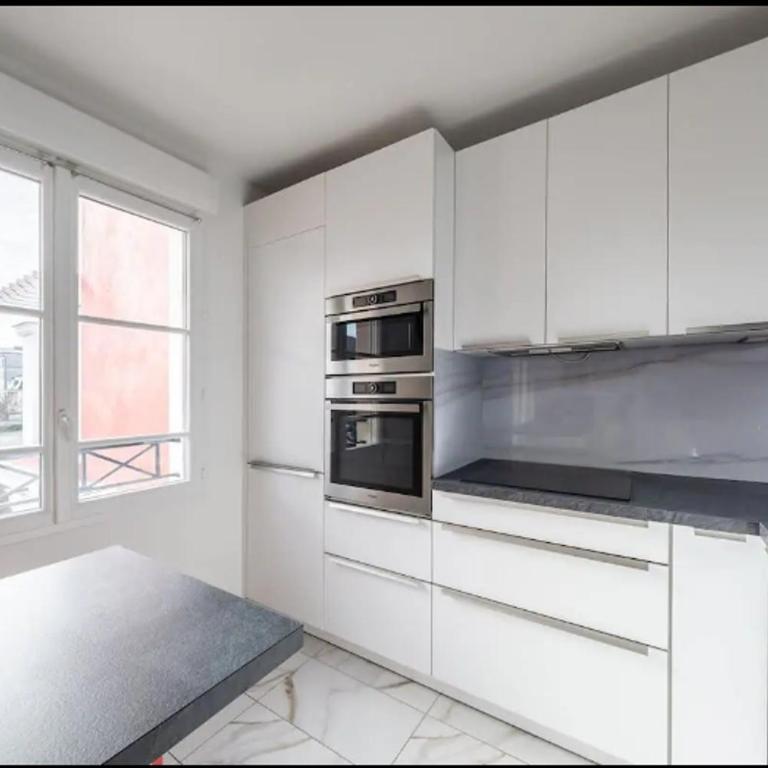 Disney at home 3 bed rooms- Confort 90m2 - best location - Three-Bedroom Apartment - 9