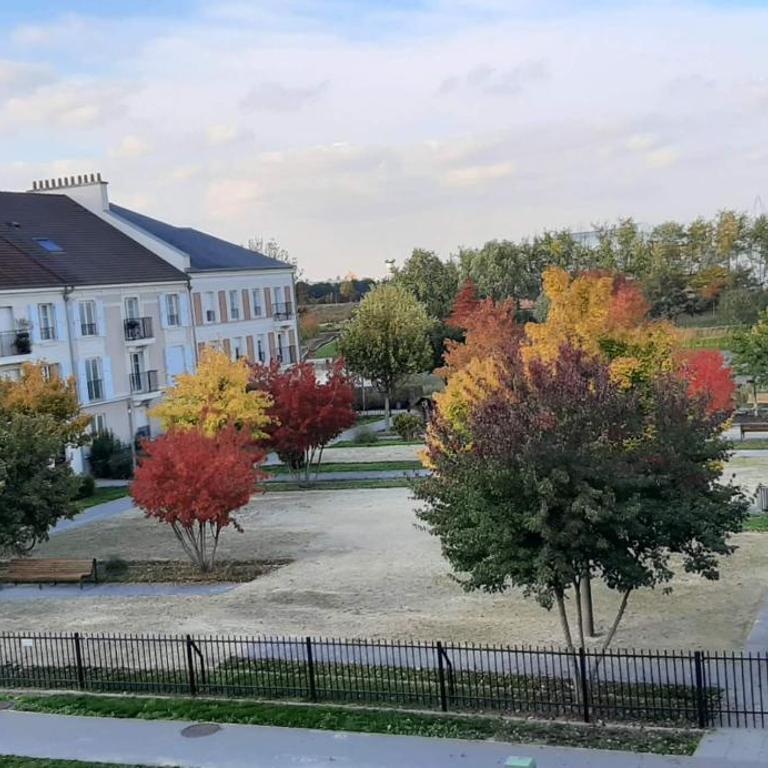 Disney at home 3 bed rooms- Confort 90m2 - best location - Three-Bedroom Apartment - 20