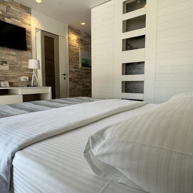 Hotel Aleksandar - Dvokrevetna Soba sa Bračnim Krevetom/Zasebnim Krevetima i Balkonom - 15