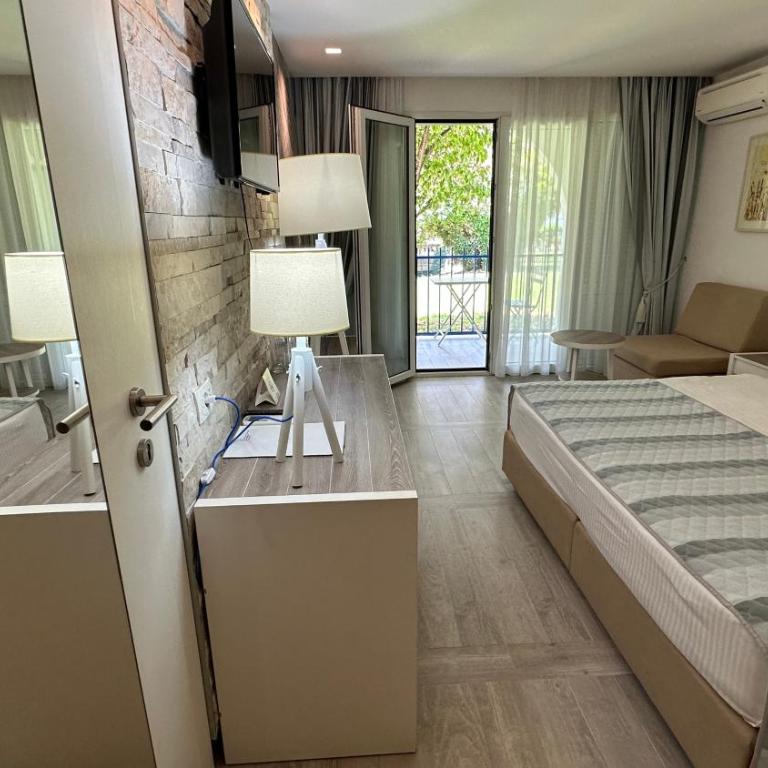 Hotel Aleksandar - Dvokrevetna Soba sa Bračnim Krevetom ili Zasebnim Krevetima, i Pomoćnim Ležajem - 11